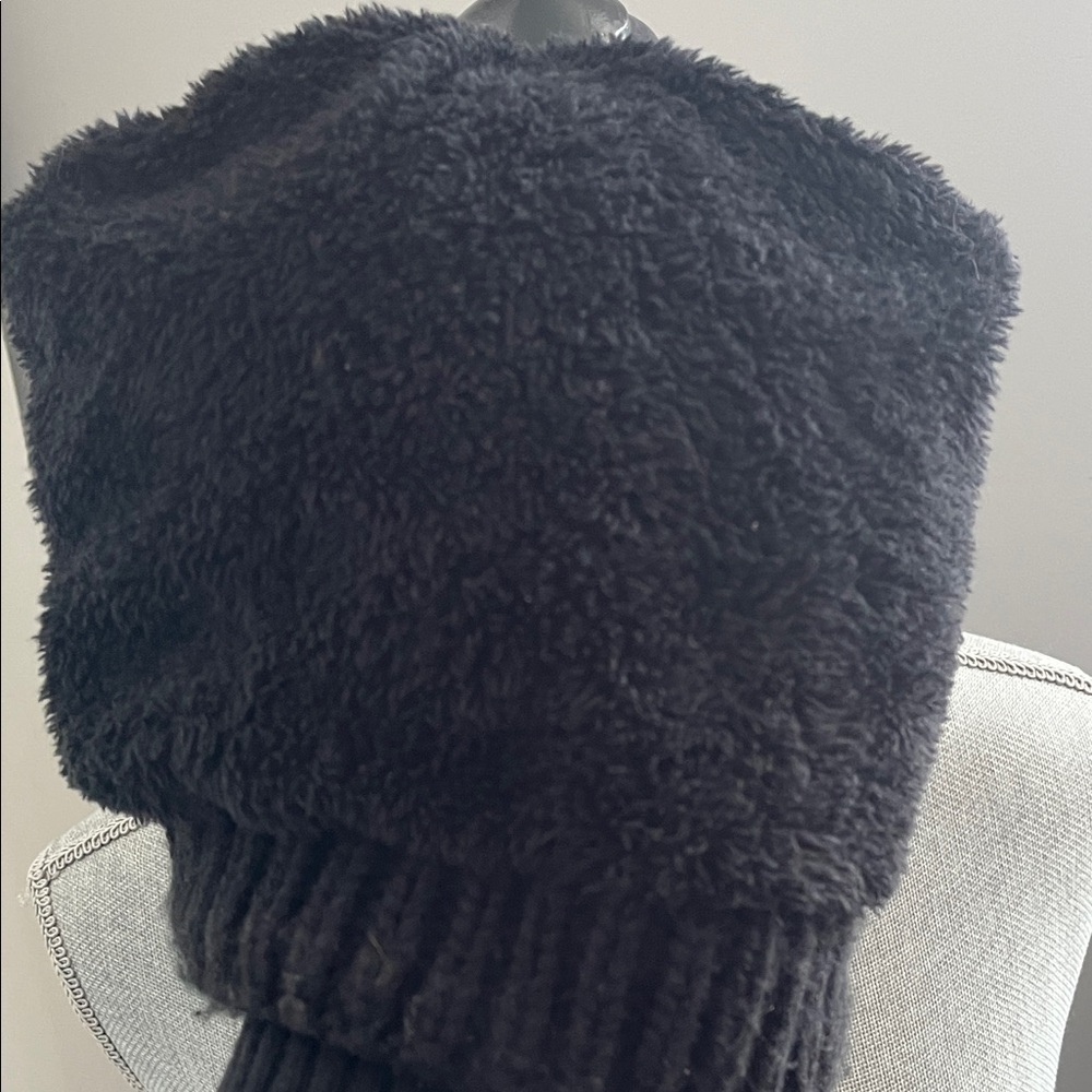 Cozy Black Women's Knit Pom-Pom Hat Warm Fleece Interior - Picture 8 of 8